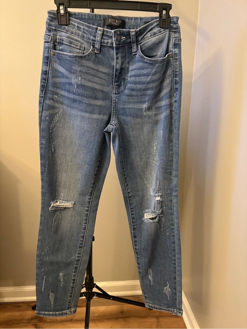 Judy Blue Size 29 Relaxed Fit Distressed Blue Jeans
